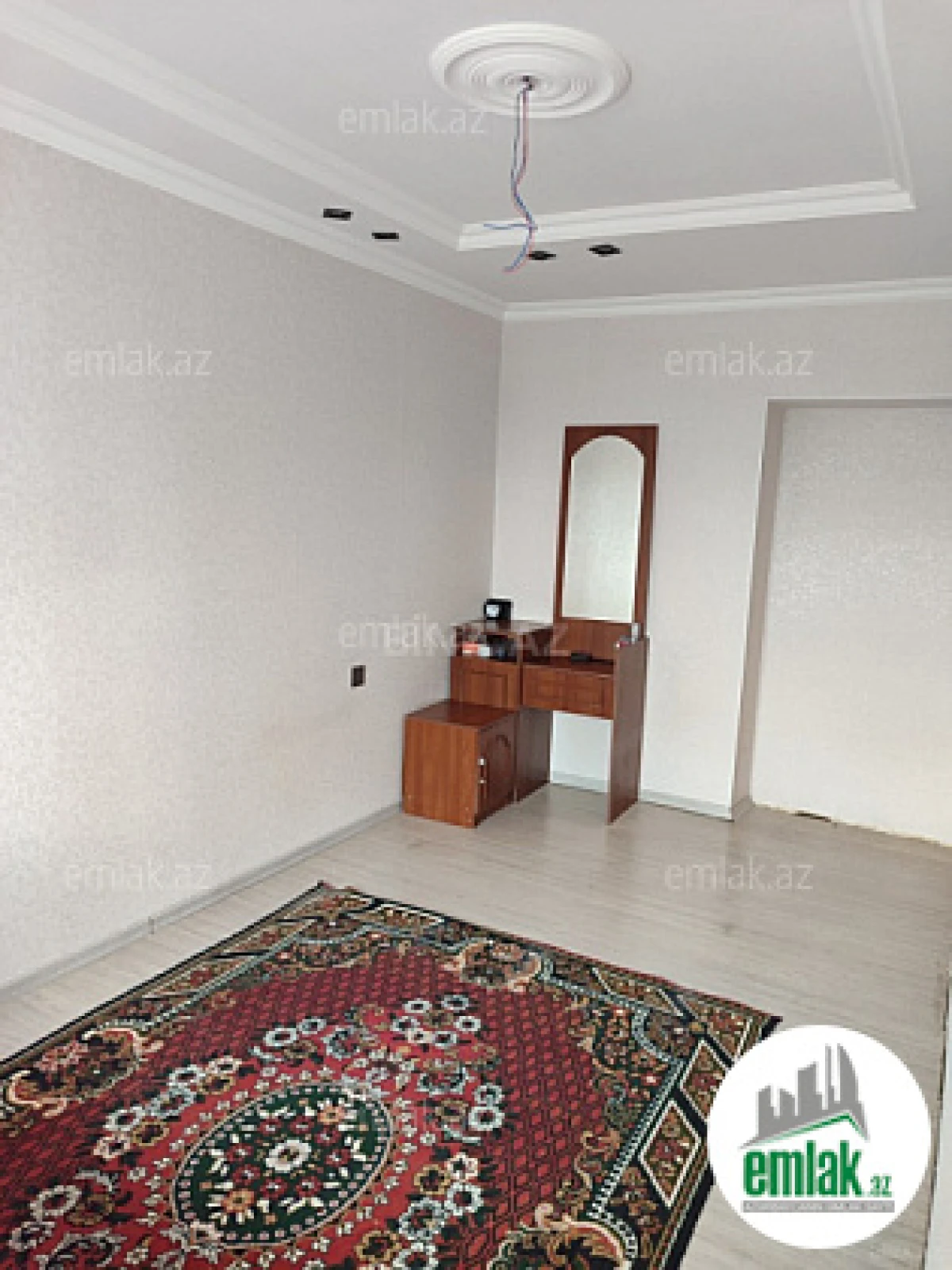 Satılır 4 otaqlı köhnə tikili 110 m²