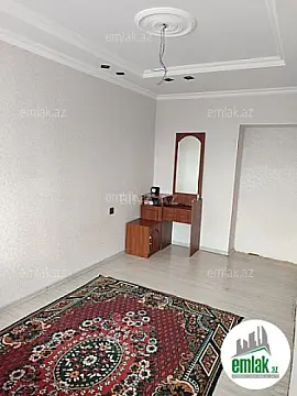 Satılır 4 otaqlı köhnə tikili 110 m²