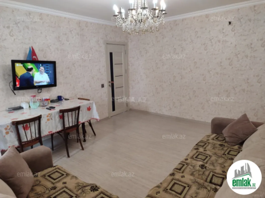Satılır 4 otaqlı köhnə tikili 110 m²