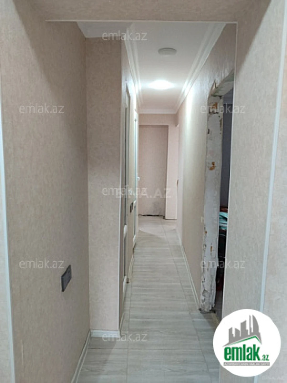 Satılır 4 otaqlı köhnə tikili 110 m²
