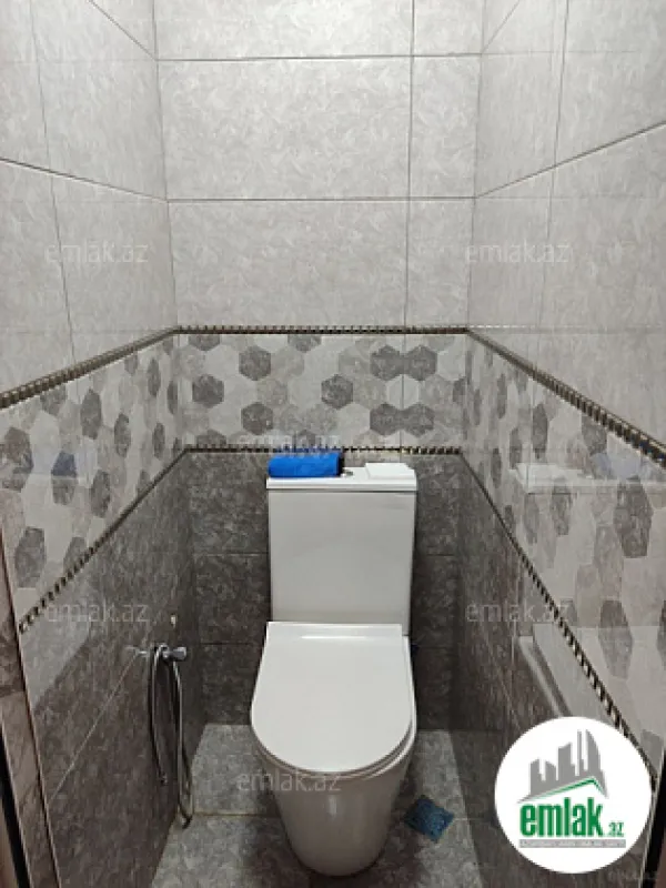 Satılır 4 otaqlı köhnə tikili 110 m²