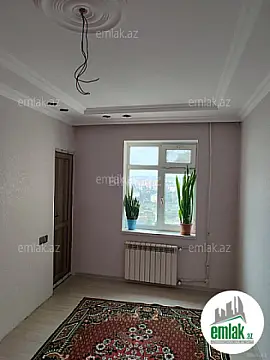 Satılır 4 otaqlı köhnə tikili 110 m²