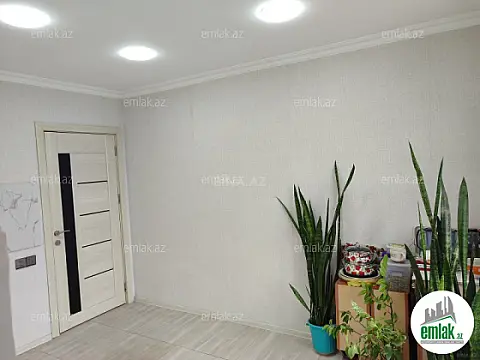 Satılır 4 otaqlı köhnə tikili 110 m²