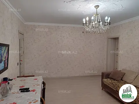 Satılır 4 otaqlı köhnə tikili 110 m²
