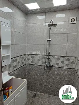 Satılır 4 otaqlı köhnə tikili 110 m²