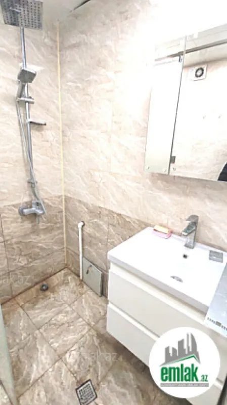 Satılır 2 otaqlı köhnə tikili 55 m²