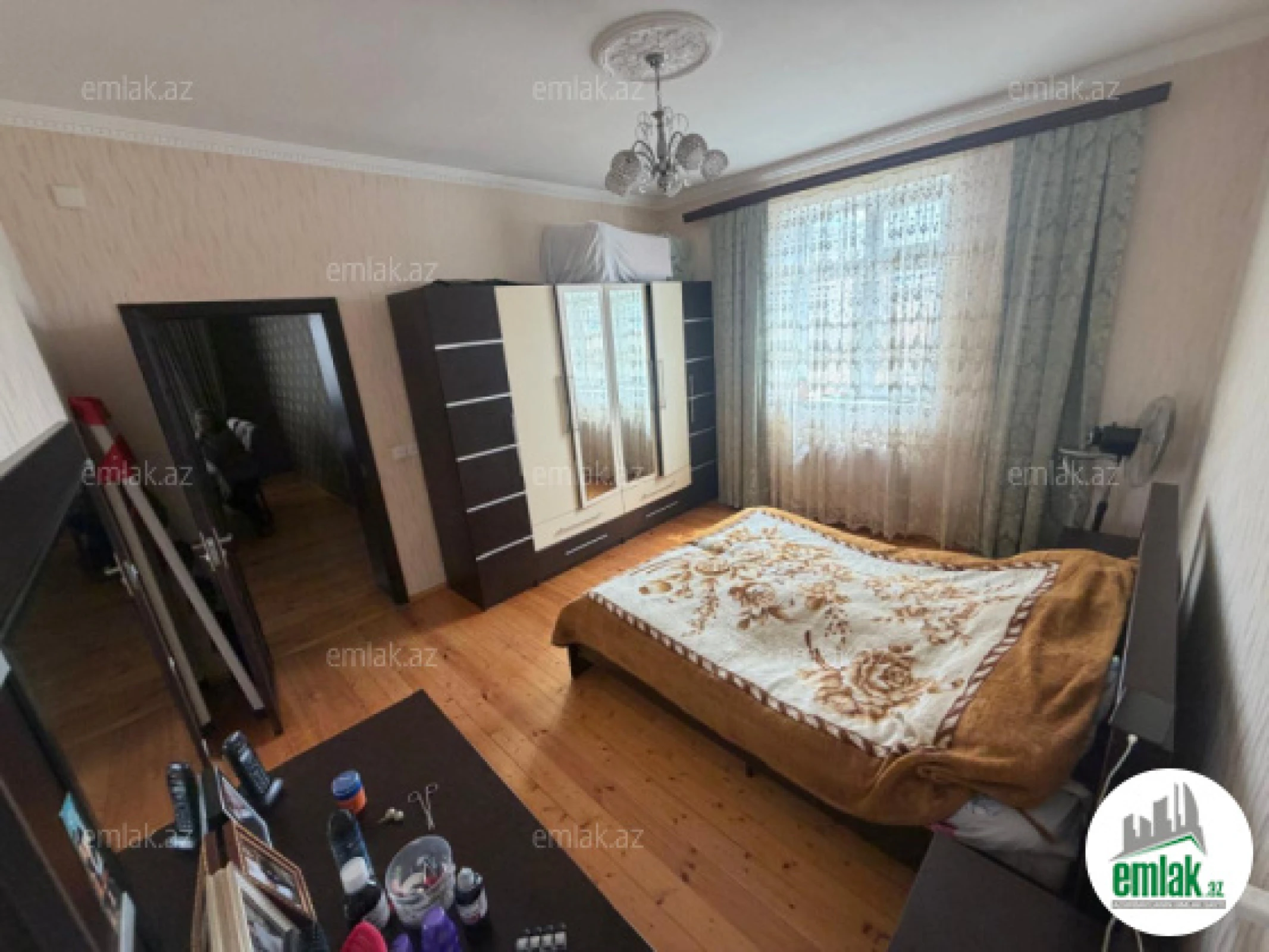 Satılır 6 otaqlı həyət evi 200 m²