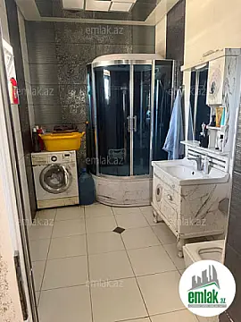 Satılır 6 otaqlı həyət evi 200 m²