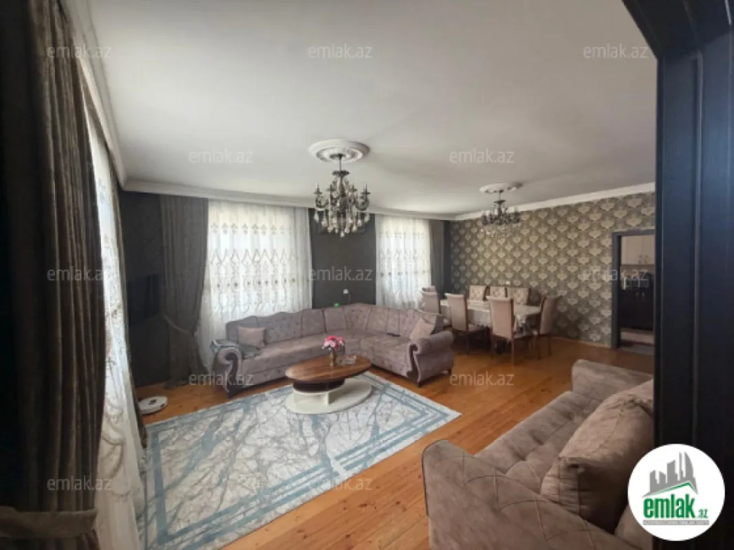 Satılır 6 otaqlı həyət evi 200 m²