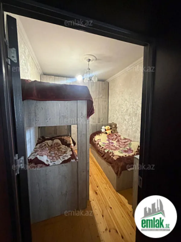 Satılır 6 otaqlı həyət evi 200 m²