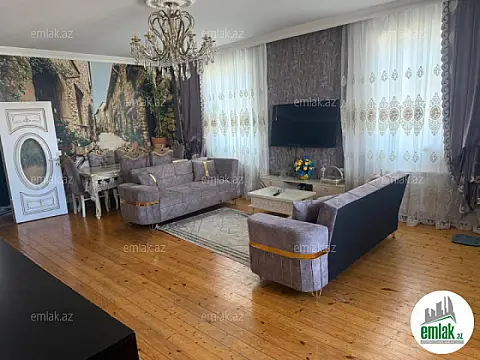 Satılır 6 otaqlı həyət evi 200 m²