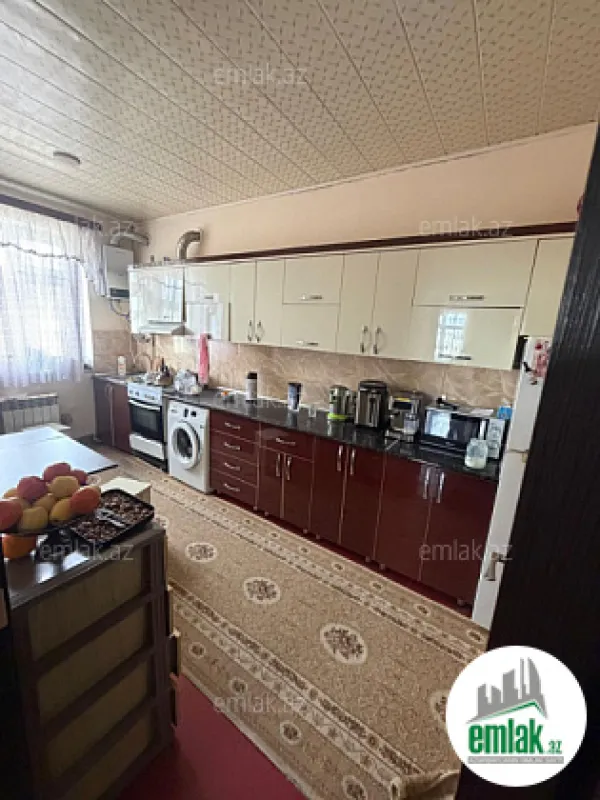 Satılır 6 otaqlı həyət evi 200 m²