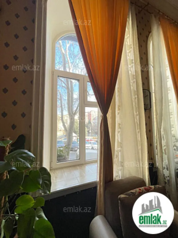 Satılır 3 otaqlı köhnə tikili 70 m²