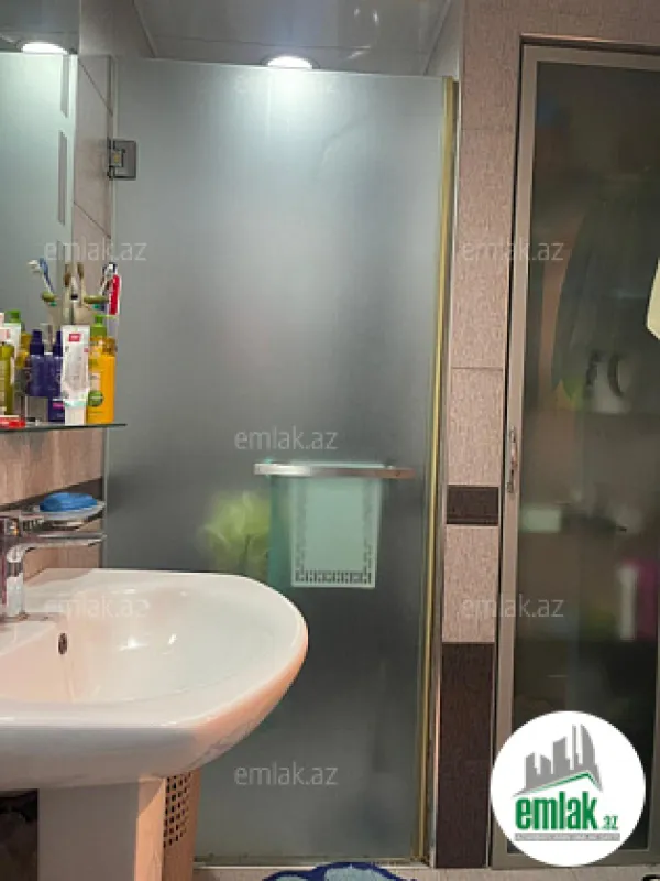 Satılır 3 otaqlı köhnə tikili 70 m²