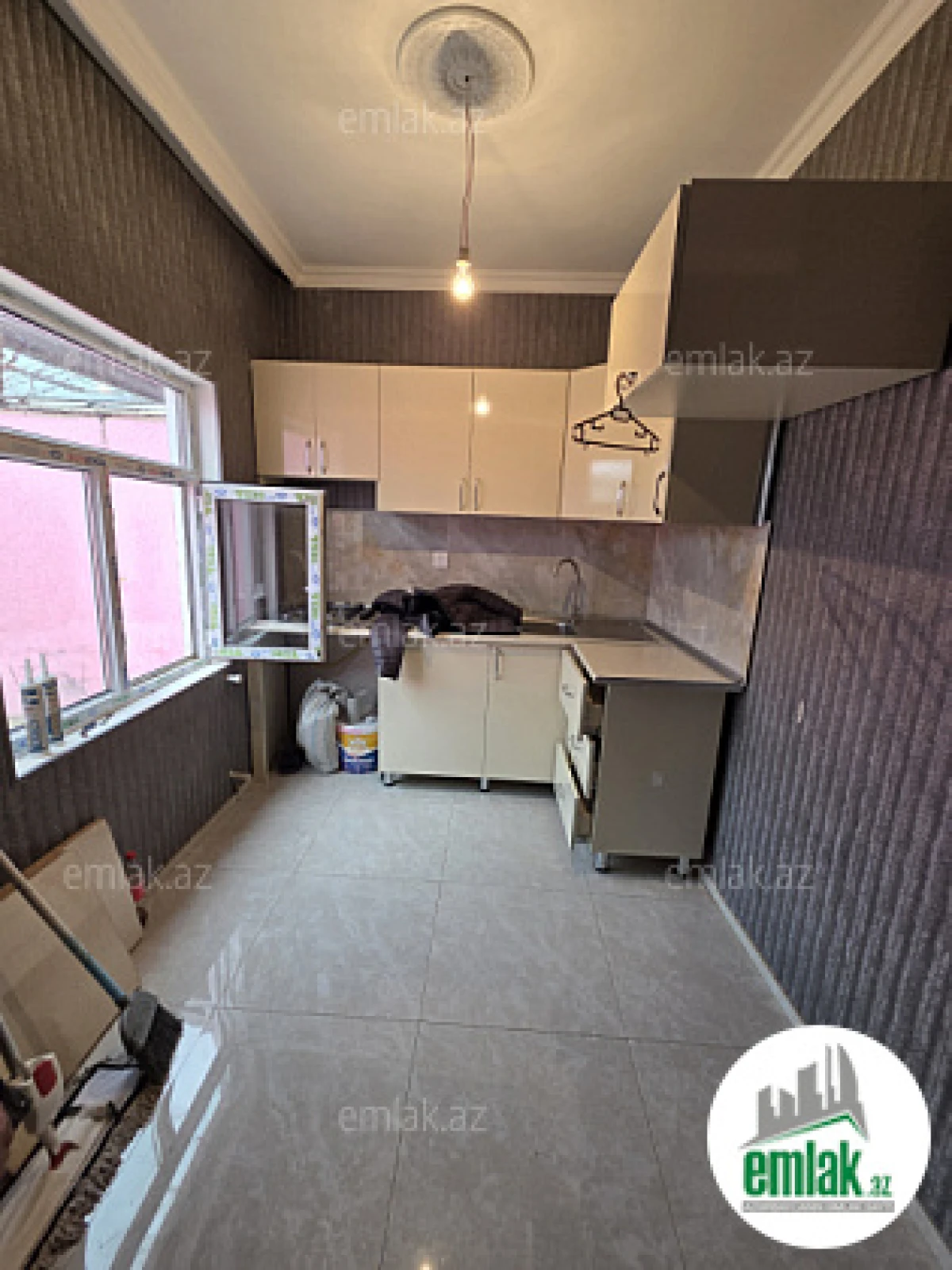 Satılır 1 otaqlı həyət evi 54 m²