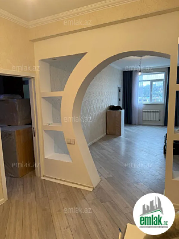 Satılır 3 otaqlı yeni tikili 80 m²