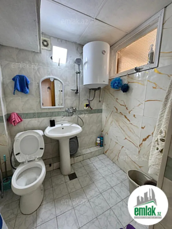Satılır 2 otaqlı köhnə tikili 55 m²