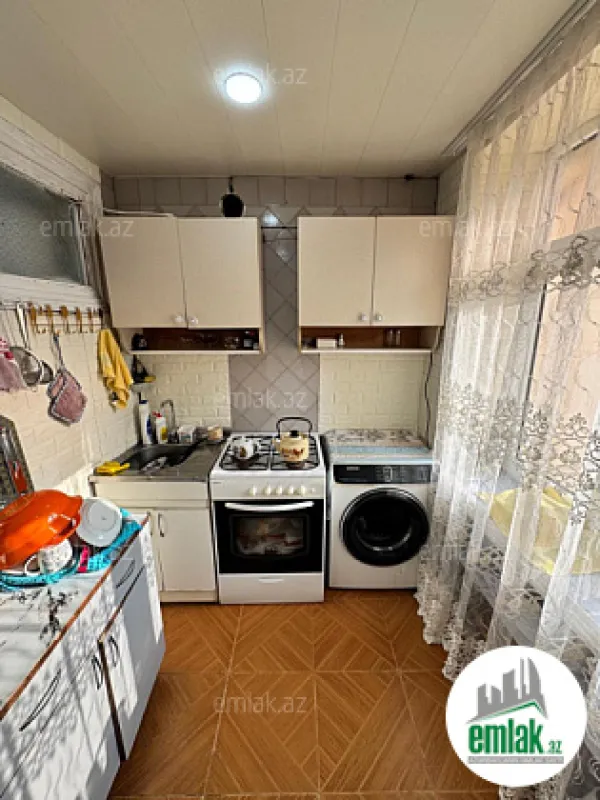 Satılır 2 otaqlı köhnə tikili 55 m²