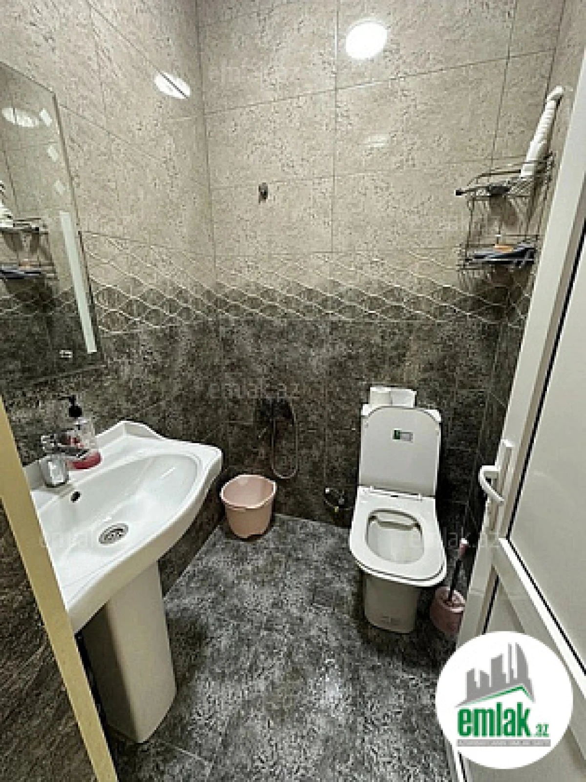 Satılır 4 otaqlı həyət evi 155 m²