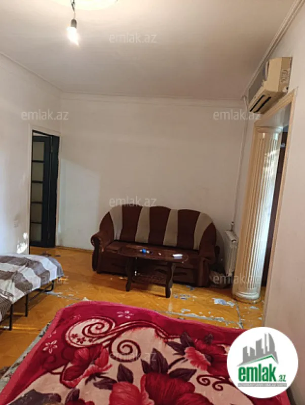 Satılır 1 otaqlı köhnə tikili 50 m²