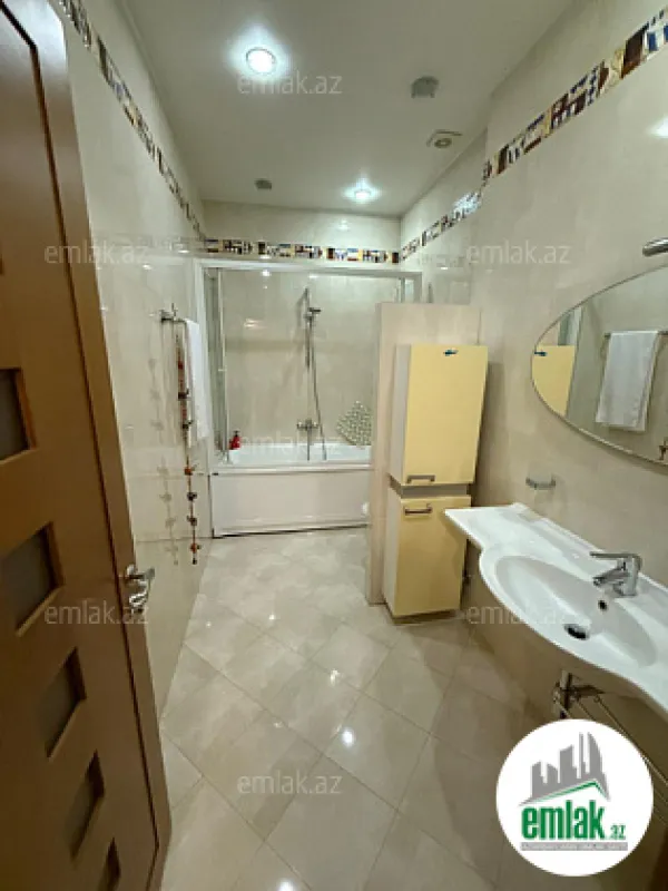 Satılır 4 otaqlı yeni tikili 210 m²