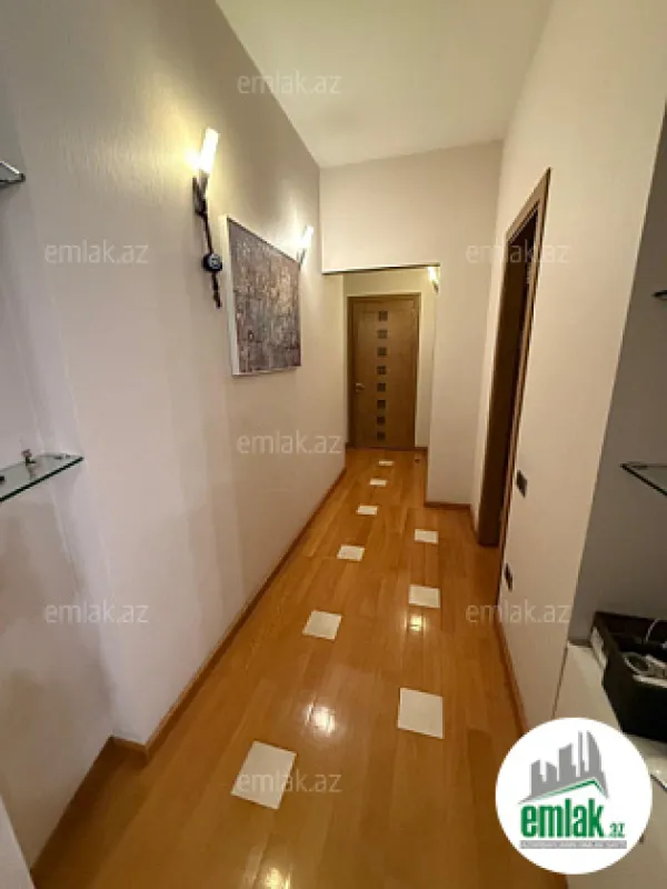 Satılır 4 otaqlı yeni tikili 210 m²