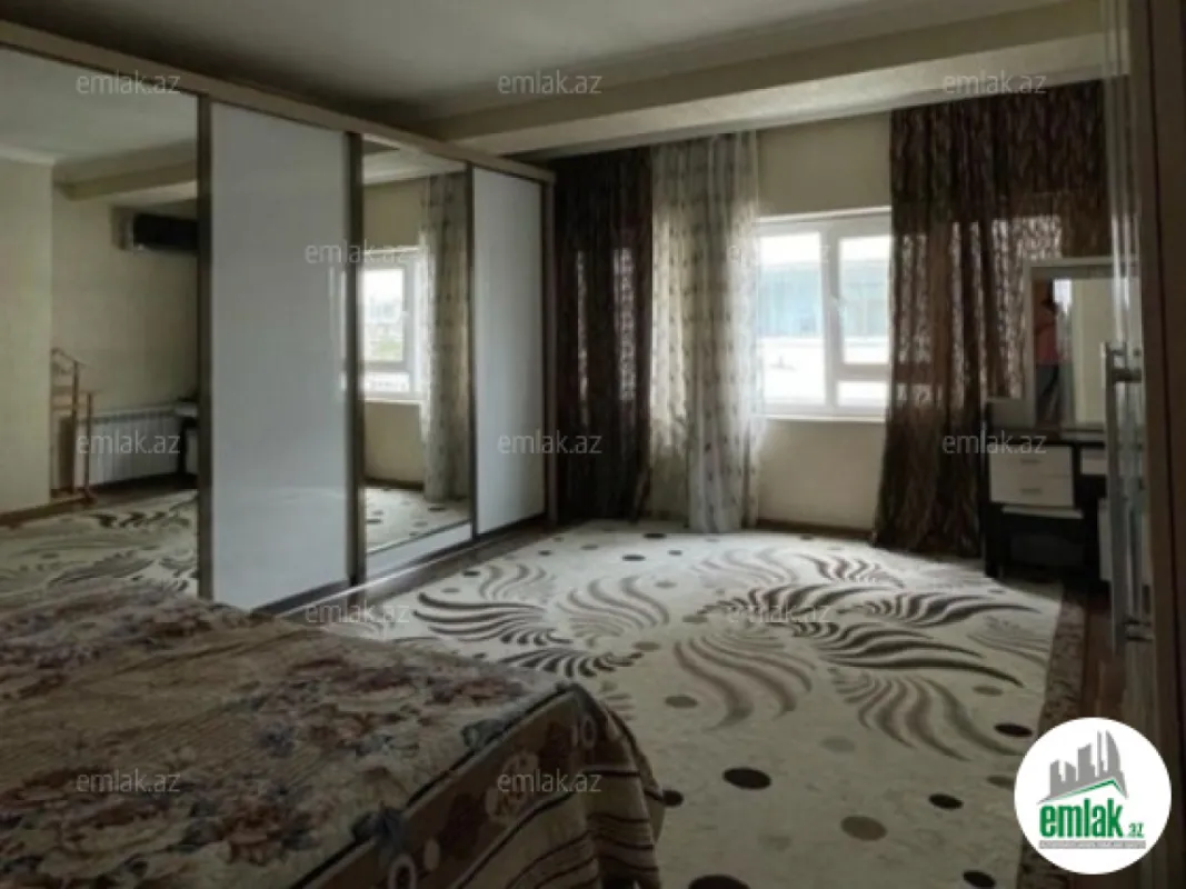 Satılır 5 otaqlı köhnə tikili 232 m²