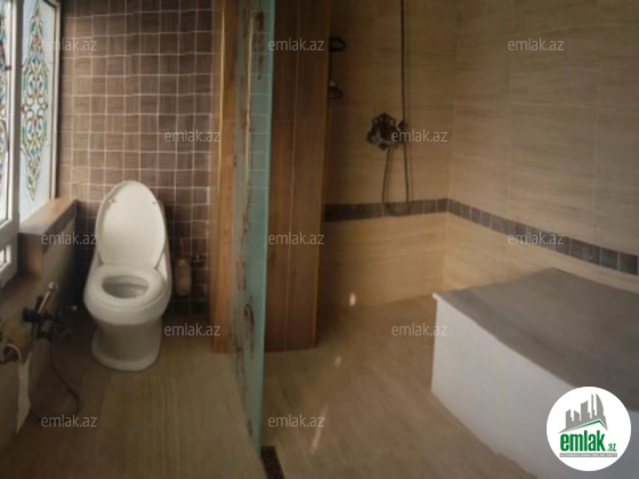 Satılır 5 otaqlı köhnə tikili 232 m²