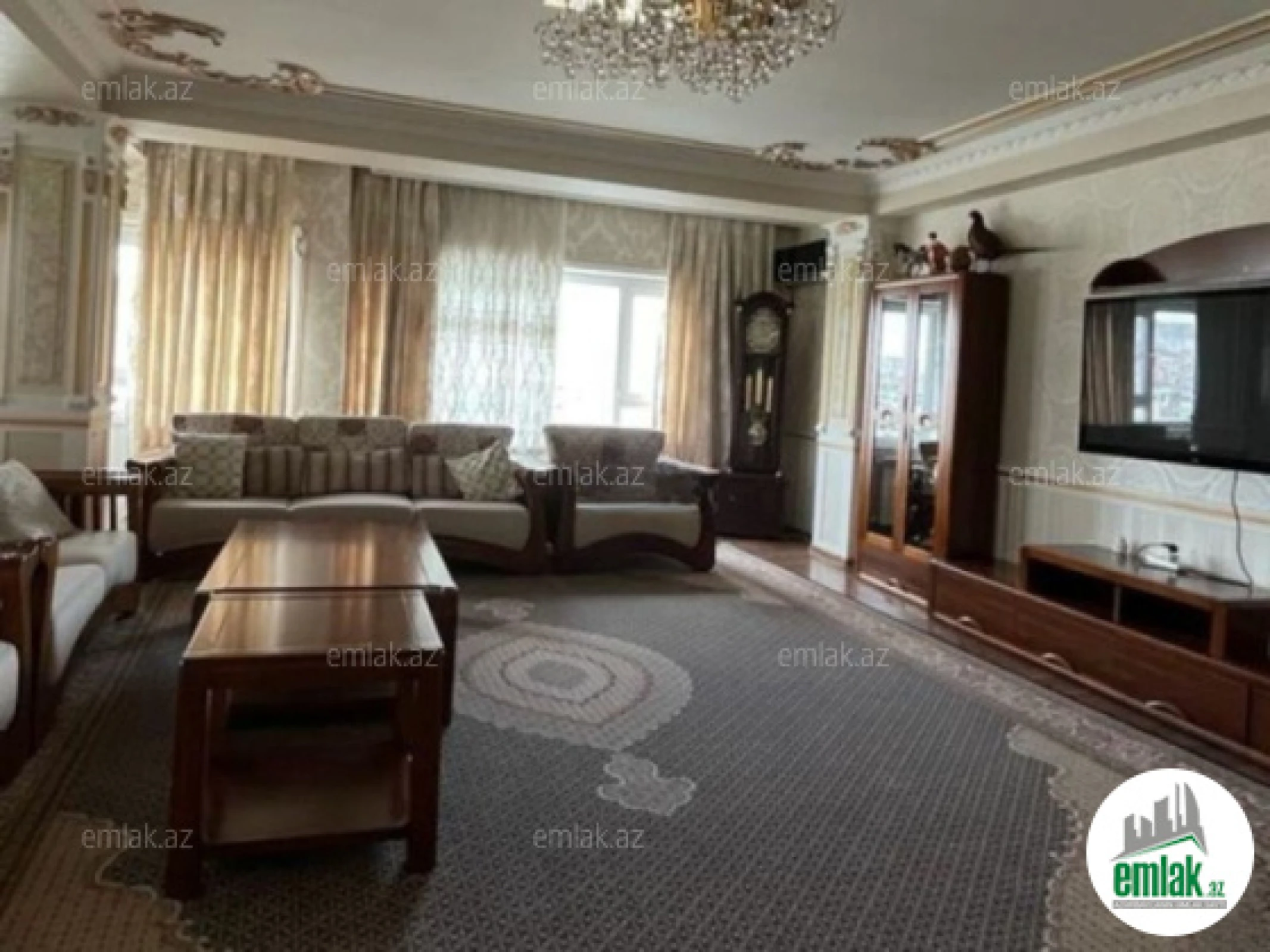 Satılır 5 otaqlı köhnə tikili 232 m²