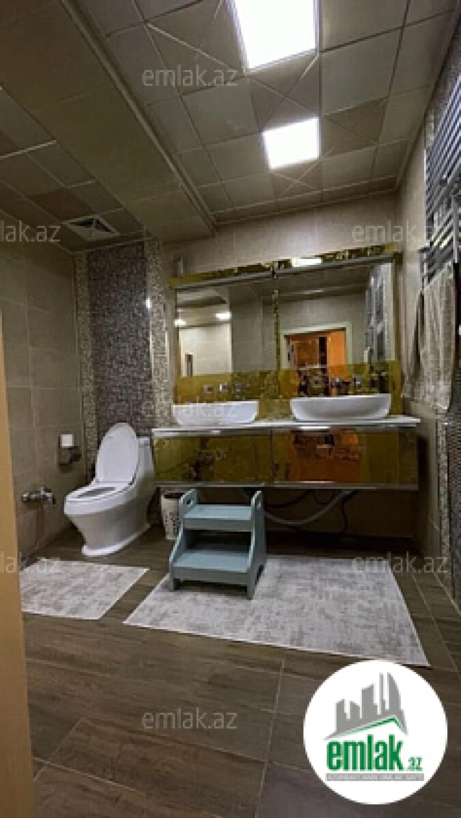 Satılır 5 otaqlı köhnə tikili 232 m²