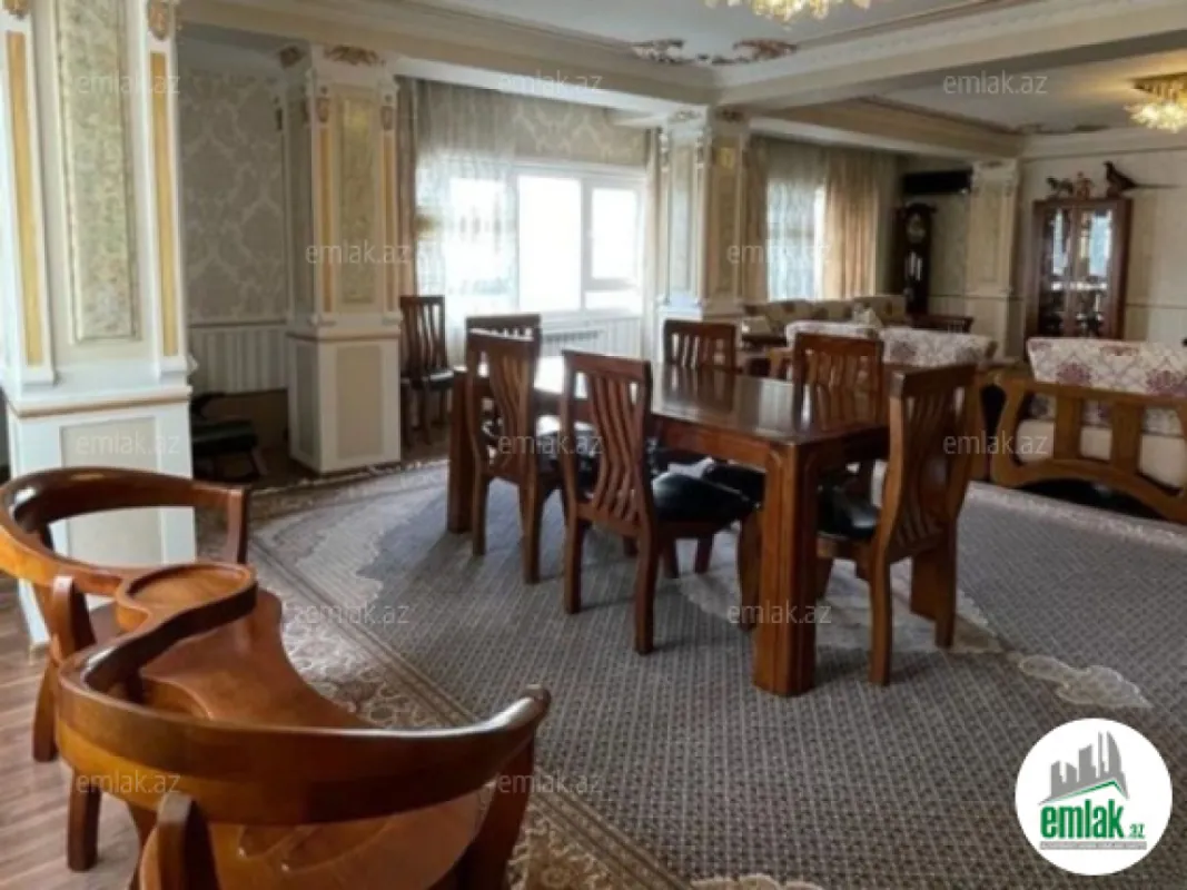 Satılır 5 otaqlı köhnə tikili 232 m²