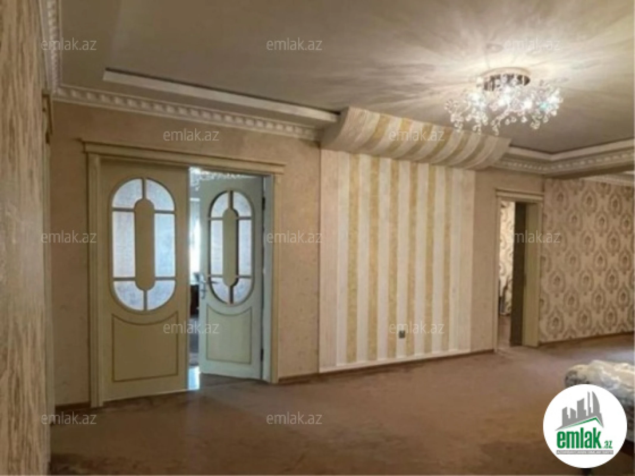 Satılır 5 otaqlı köhnə tikili 232 m²