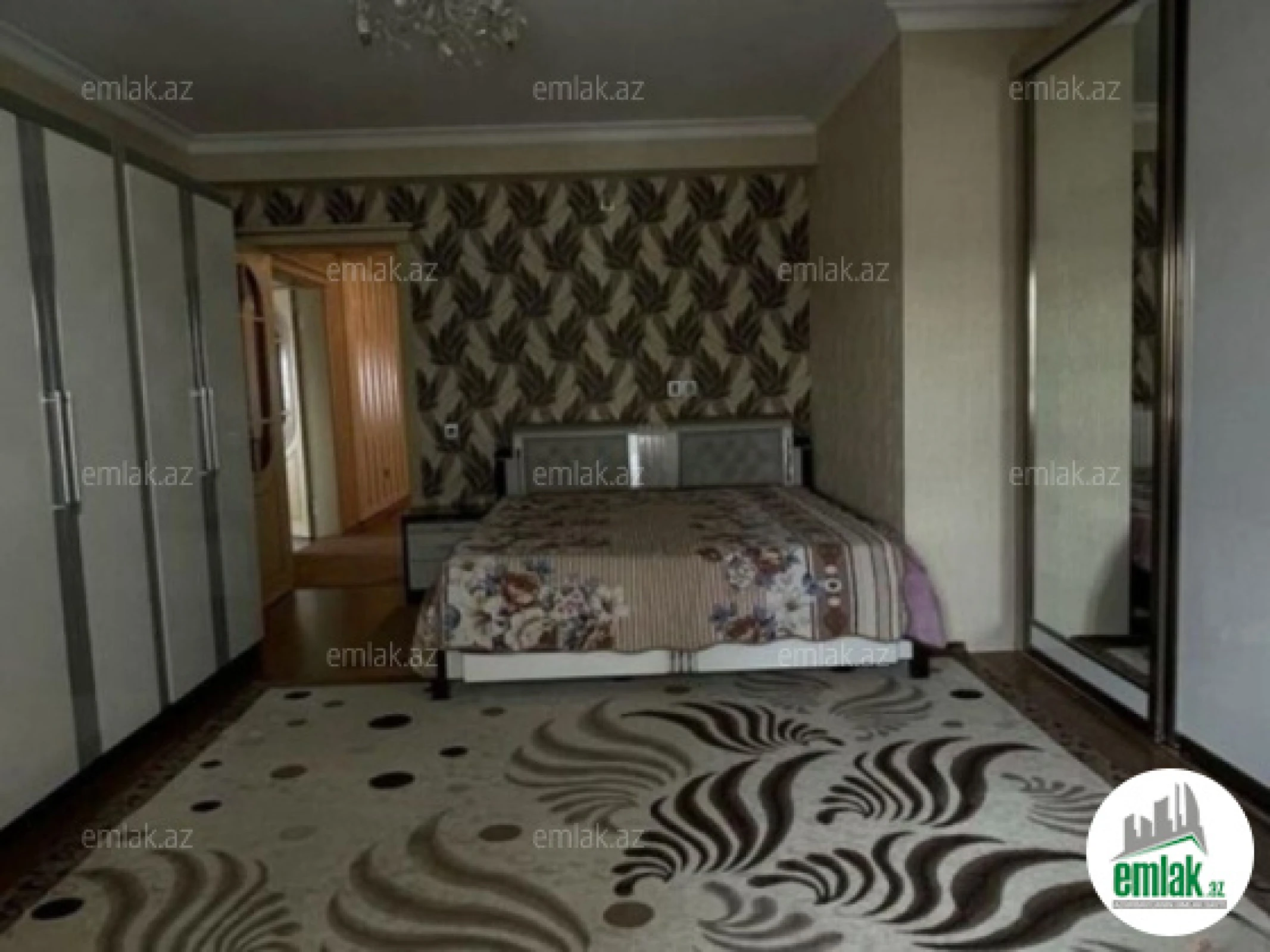 Satılır 5 otaqlı köhnə tikili 232 m²