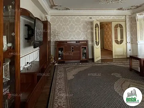 Satılır 5 otaqlı köhnə tikili 232 m²
