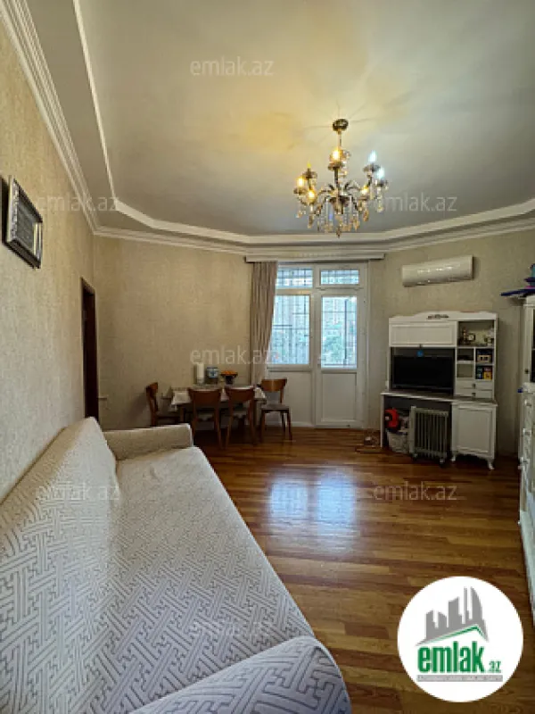 Satılır 2 otaqlı köhnə tikili 38 m²