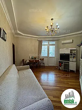 Satılır 2 otaqlı köhnə tikili 38 m²
