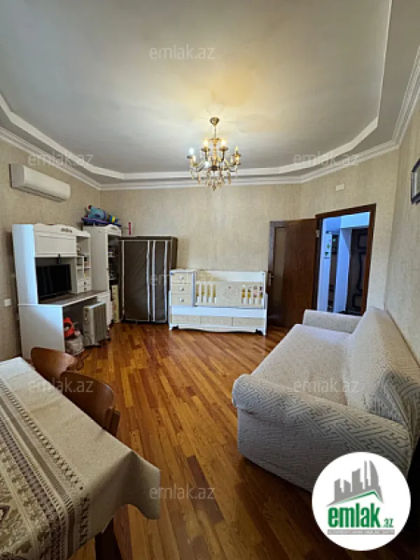 Satılır 2 otaqlı köhnə tikili 38 m²
