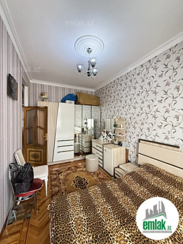 Satılır 3 otaqlı köhnə tikili 85 m²