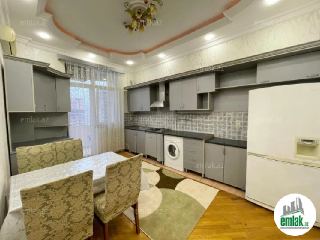 Satılır 3 otaqlı yeni tikili 145 m²