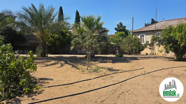 Satılır 7 otaqlı mənzil 180 m²