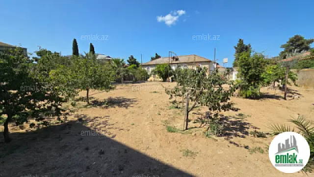 Satılır 7 otaqlı mənzil 180 m²