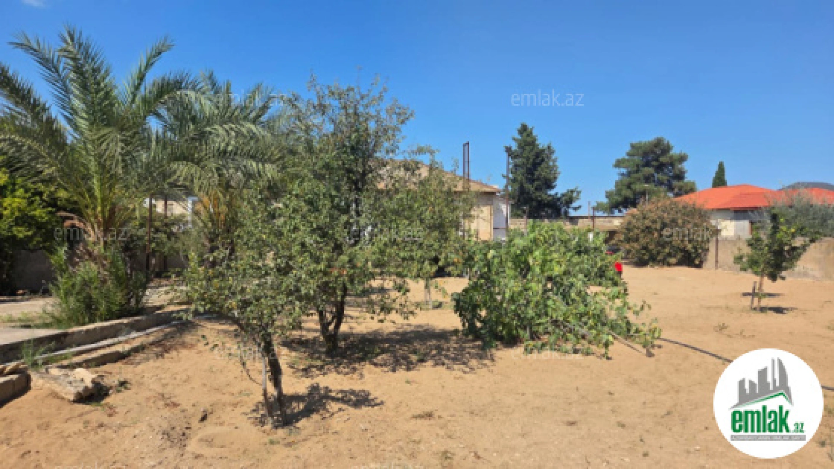 Satılır 7 otaqlı mənzil 180 m²