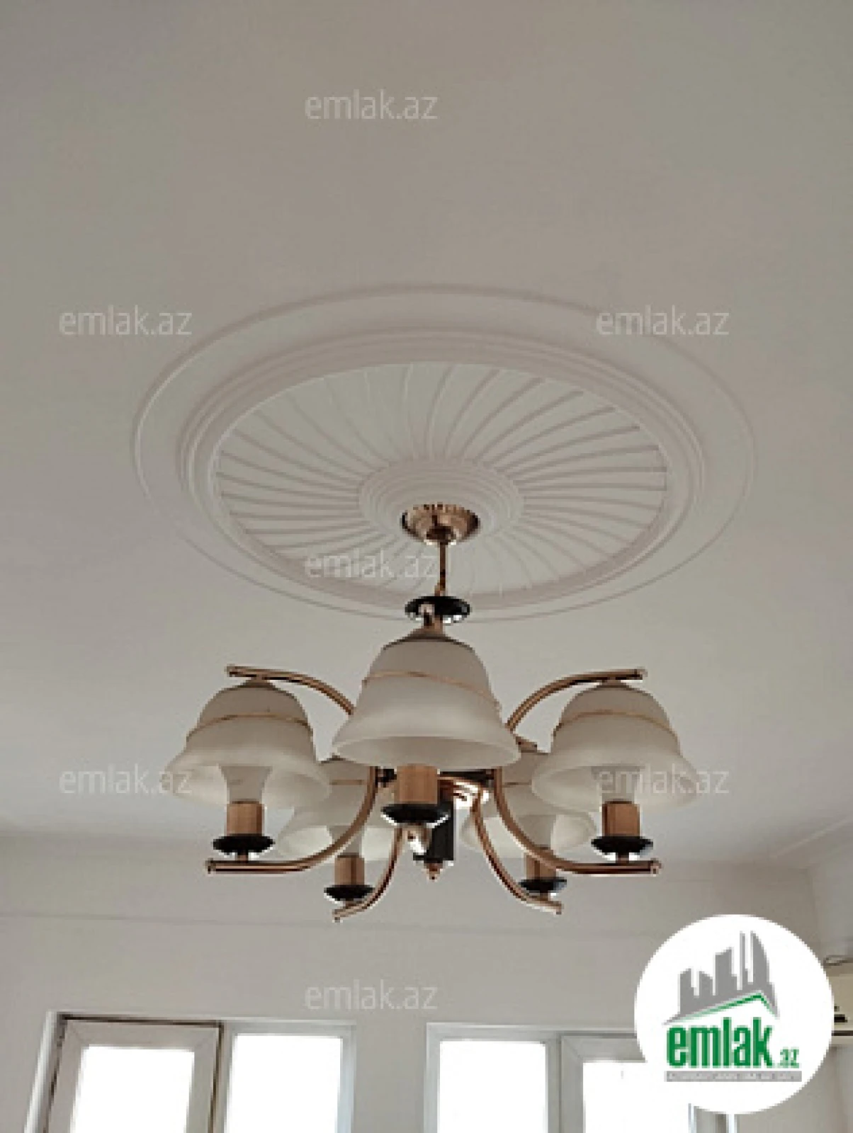 Satılır 3 otaqlı köhnə tikili 90 m²