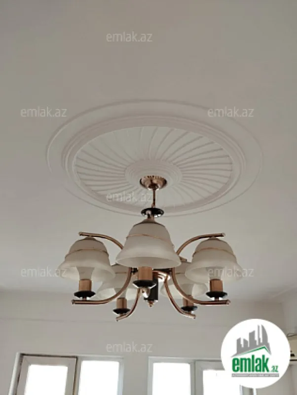 Satılır 3 otaqlı köhnə tikili 90 m²