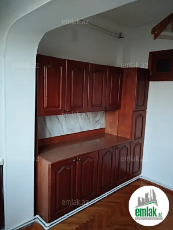 Satılır 3 otaqlı köhnə tikili 90 m²