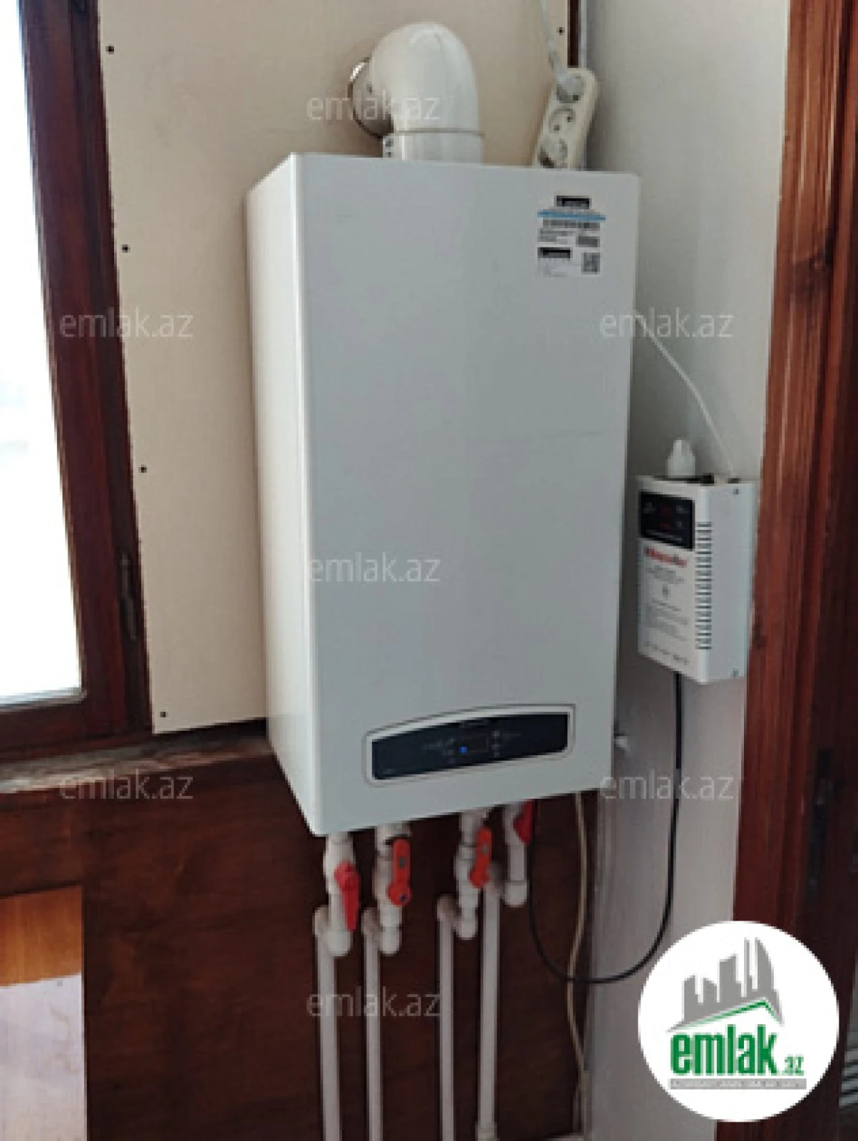 Satılır 3 otaqlı köhnə tikili 90 m²