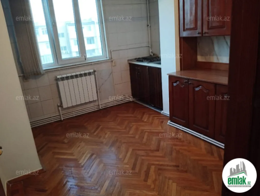 Satılır 3 otaqlı köhnə tikili 90 m²