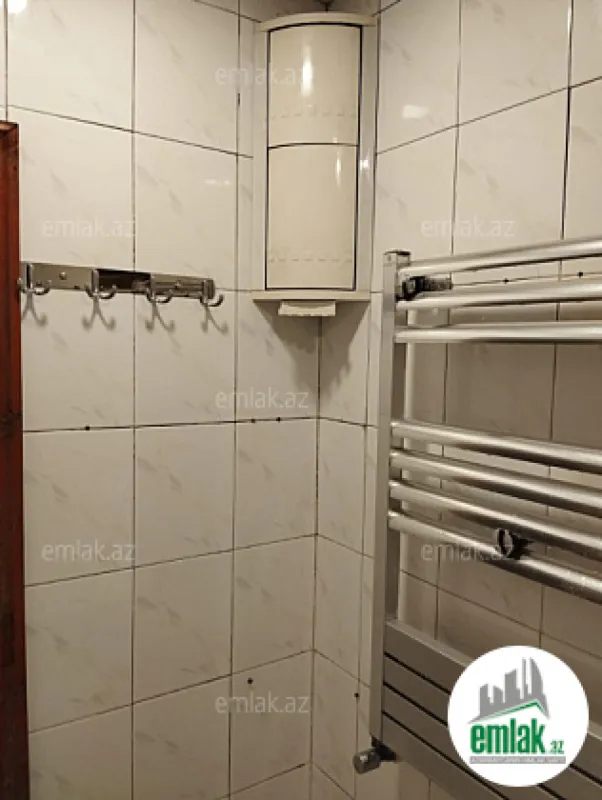 Satılır 3 otaqlı köhnə tikili 90 m²