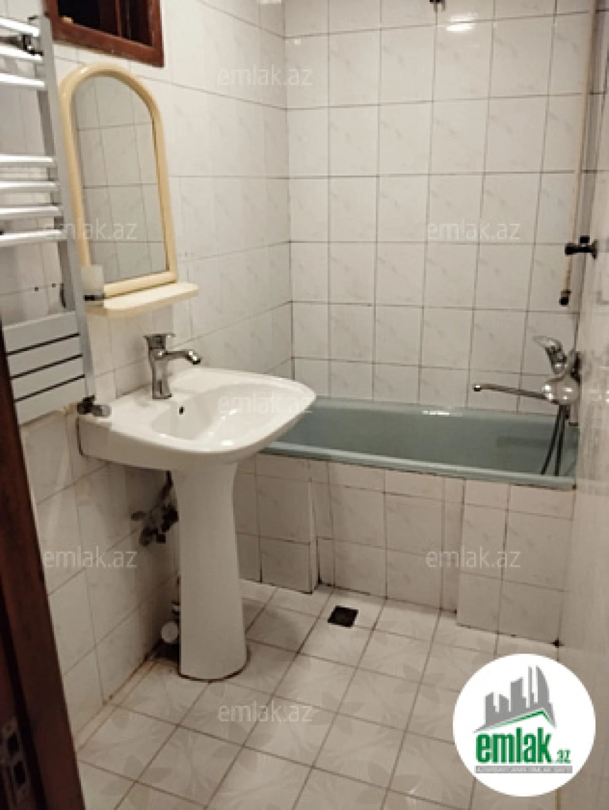 Satılır 3 otaqlı köhnə tikili 90 m²