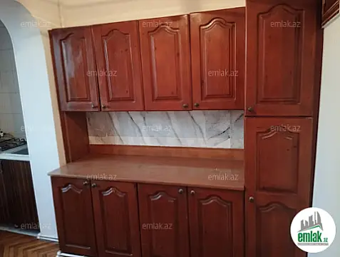 Satılır 3 otaqlı köhnə tikili 90 m²